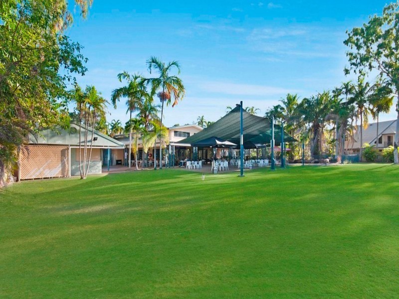 Bushland Beach QLD 4818