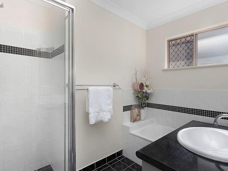 13 Lockyer Place, Mount Louisa QLD 4814