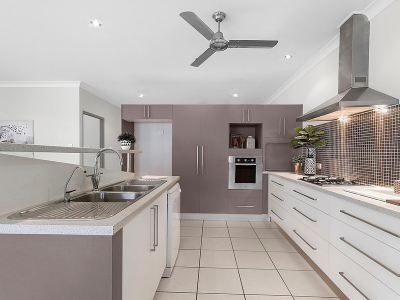 12 Timbury Way, Mount Louisa QLD 4814