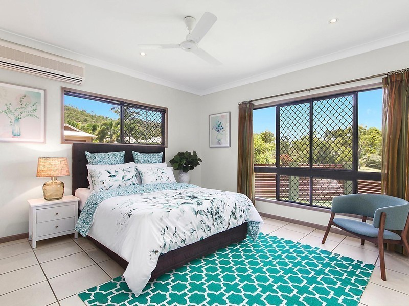 12 Timbury Way, Mount Louisa QLD 4814