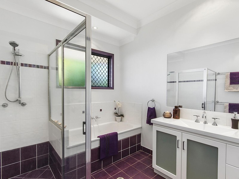 12 Timbury Way, Mount Louisa QLD 4814
