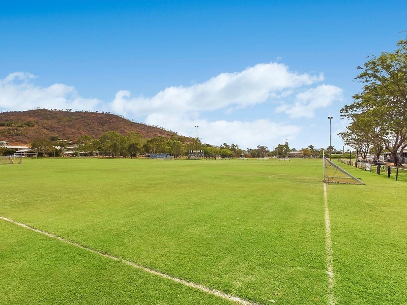 12 Timbury Way, Mount Louisa QLD 4814