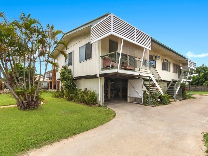 11 Bayswater Terrace, Hyde Park QLD 4812