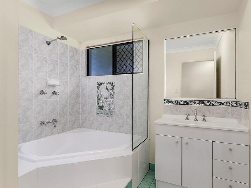 11 Florida Place, Kirwan QLD 4817