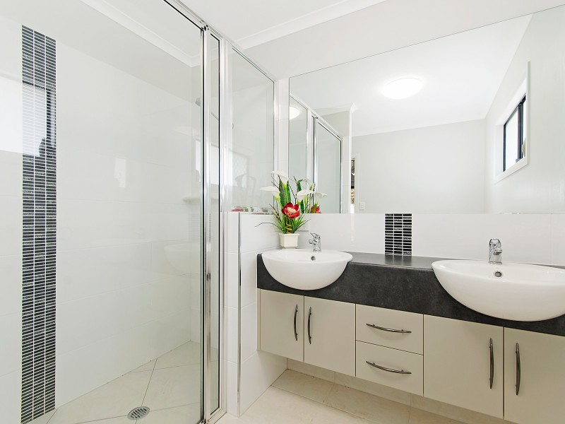 21 Diamond Drive, Alice River QLD 4817