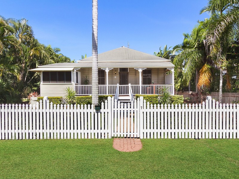 7 Bell Street, South Townsville QLD 4810