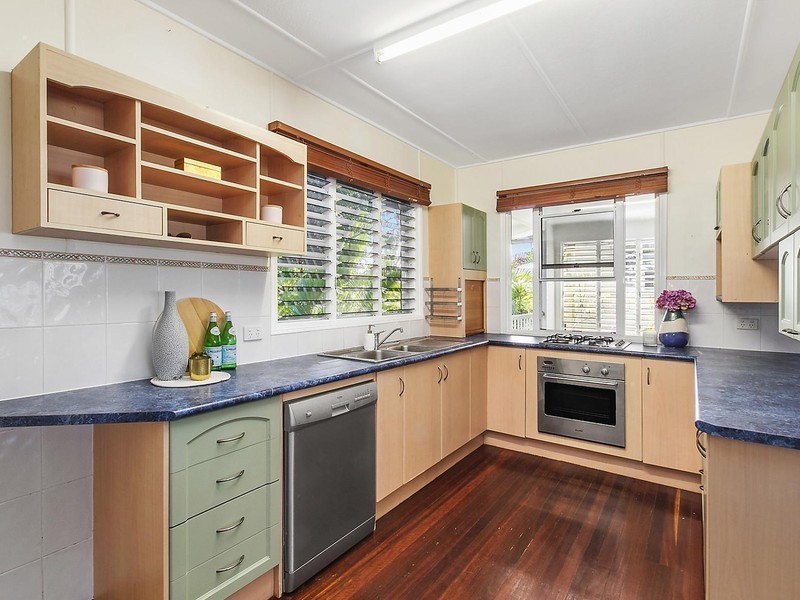 20 Palm Street, Rowes Bay QLD 4810