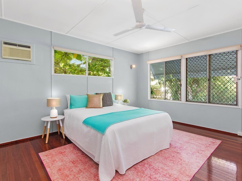 20 Palm Street, Rowes Bay QLD 4810