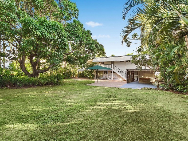 20 Palm Street, Rowes Bay QLD 4810