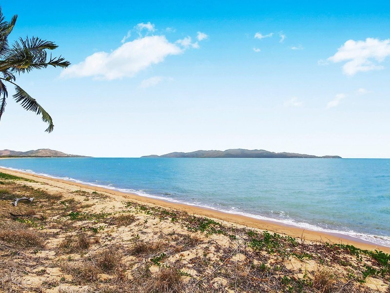 20 Palm Street, Rowes Bay QLD 4810