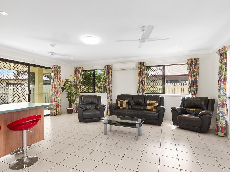 81 Estuary Parade, Douglas QLD 4814