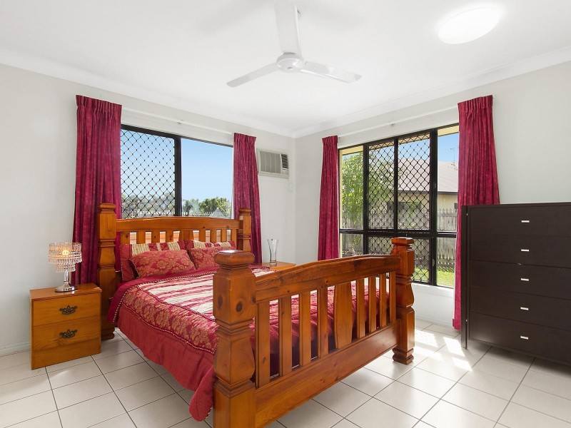 81 Estuary Parade, Douglas QLD 4814