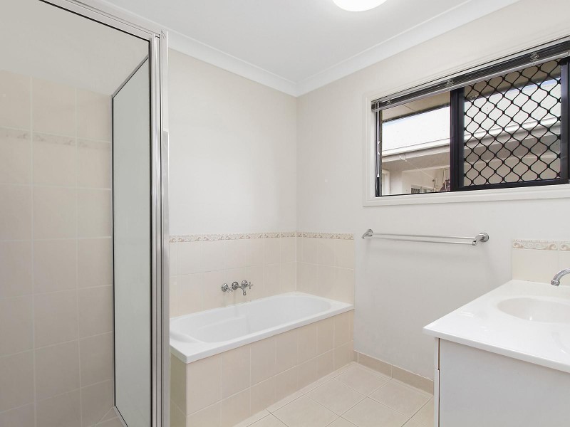 81 Estuary Parade, Douglas QLD 4814