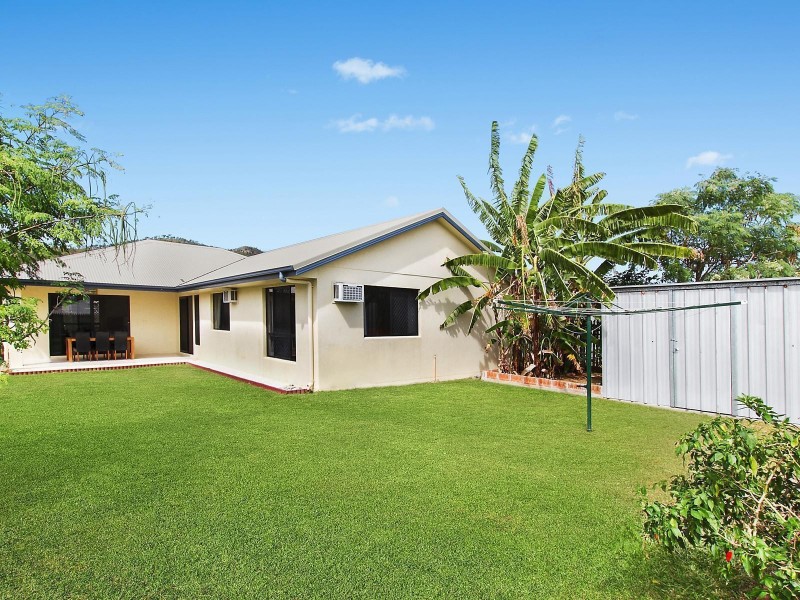 81 Estuary Parade, Douglas QLD 4814