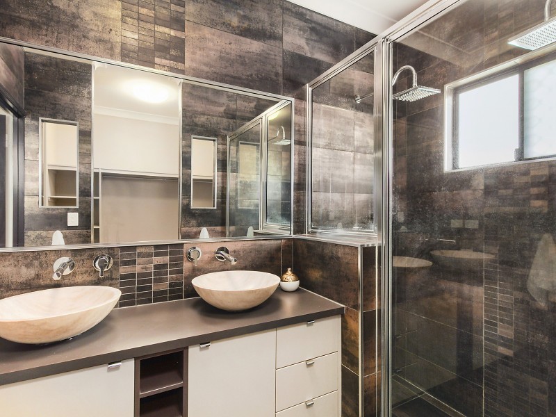 24 Ningaloo Crescent, Burdell QLD 4818