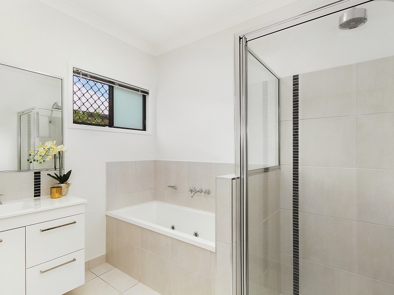 24 Ningaloo Crescent, Burdell QLD 4818