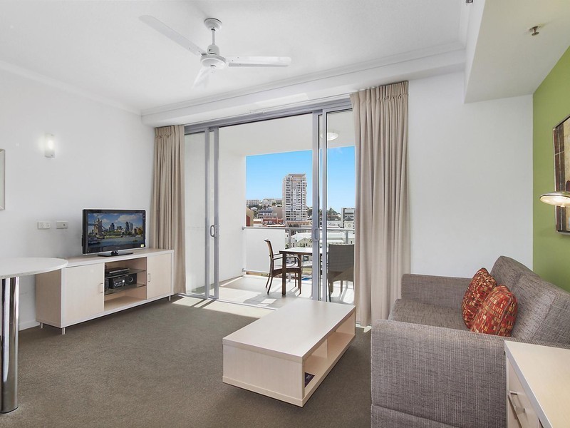 802/2 Dibbs Street, South Townsville QLD 4810