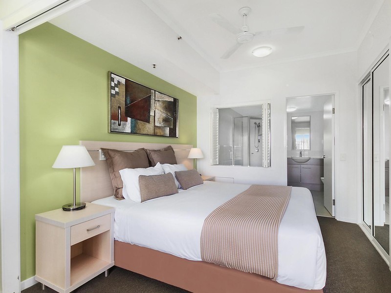 802/2 Dibbs Street, South Townsville QLD 4810