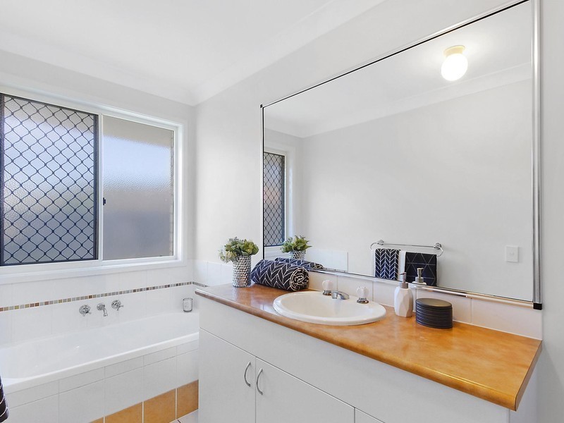 12 Wallace Circuit, Kirwan QLD 4817