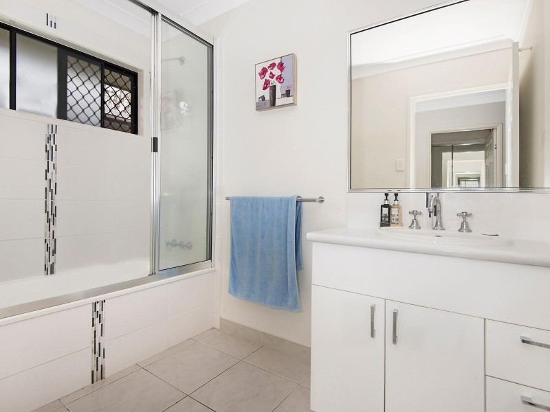 7 Rangeleigh Court, Mount Louisa QLD 4814