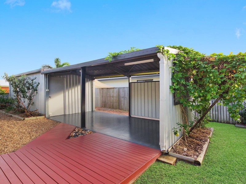 58 Rattray Street, Bushland Beach QLD 4818