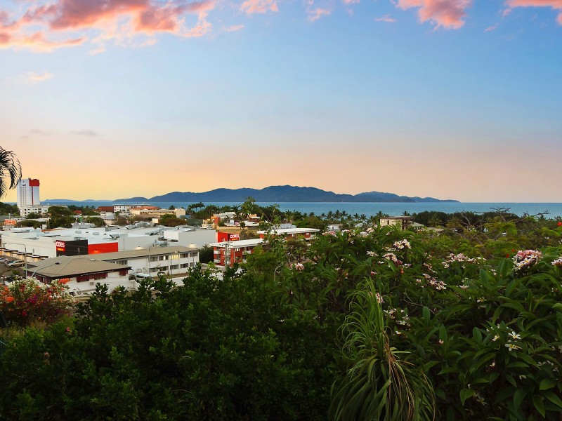 18 Eyre Street, North Ward QLD 4810