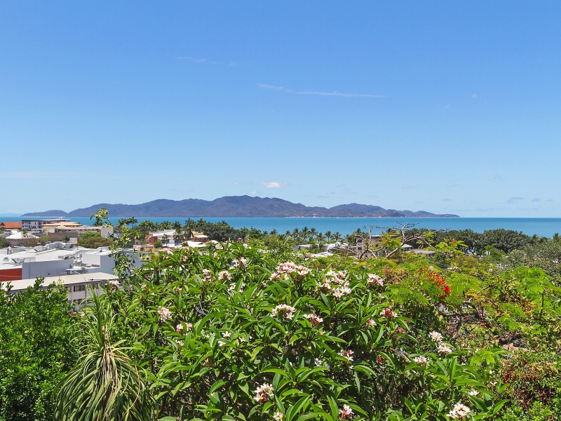 18 Eyre Street, North Ward QLD 4810