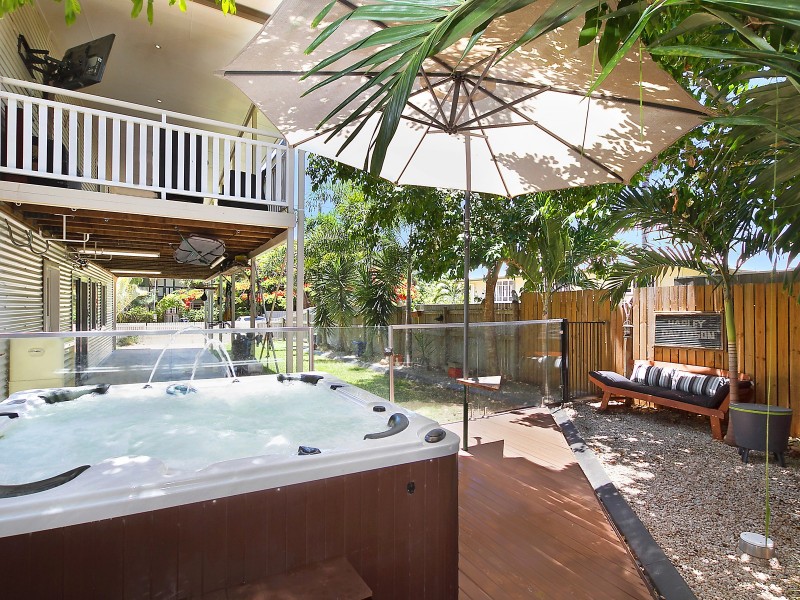 9 Estate Street, West End QLD 4810