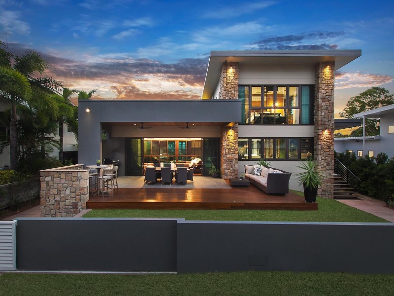 30 Palm Street, Rowes Bay QLD 4810