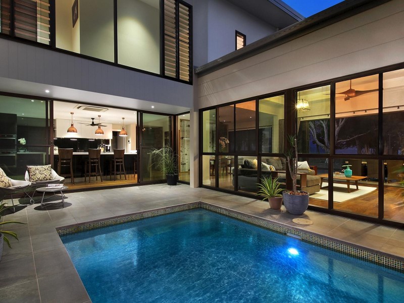 30 Palm Street, Rowes Bay QLD 4810