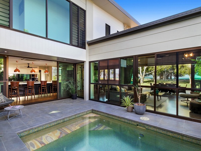 30 Palm Street, Rowes Bay QLD 4810