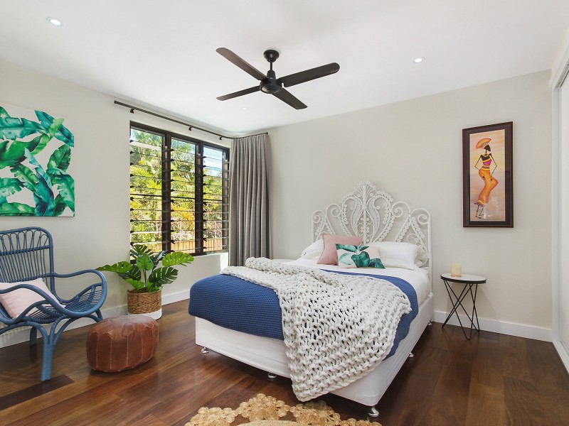 30 Palm Street, Rowes Bay QLD 4810