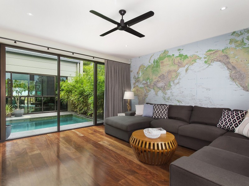 30 Palm Street, Rowes Bay QLD 4810