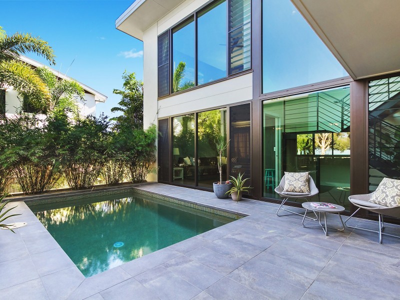 30 Palm Street, Rowes Bay QLD 4810