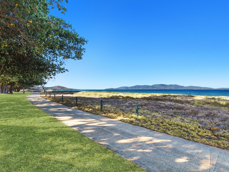 30 Palm Street, Rowes Bay QLD 4810