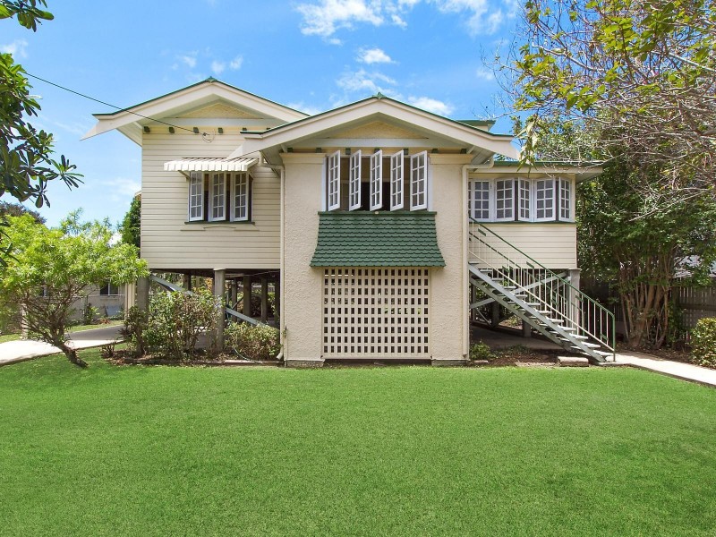 37 Carr Street, Hermit Park QLD 4812