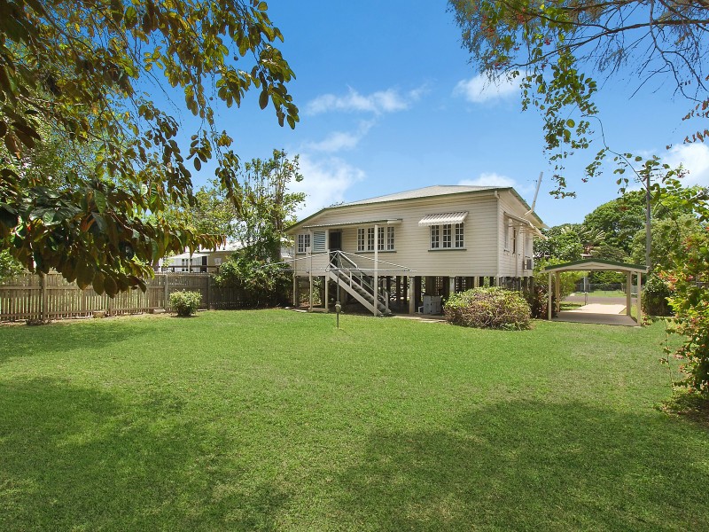37 Carr Street, Hermit Park QLD 4812
