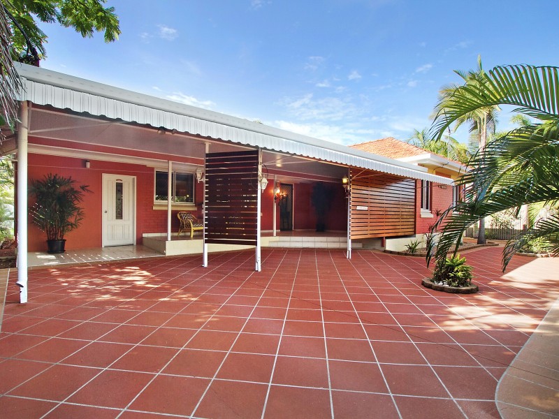 12 Howitt Street, North Ward QLD 4810