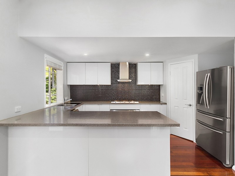 6 Halloran Street, Hermit Park QLD 4812