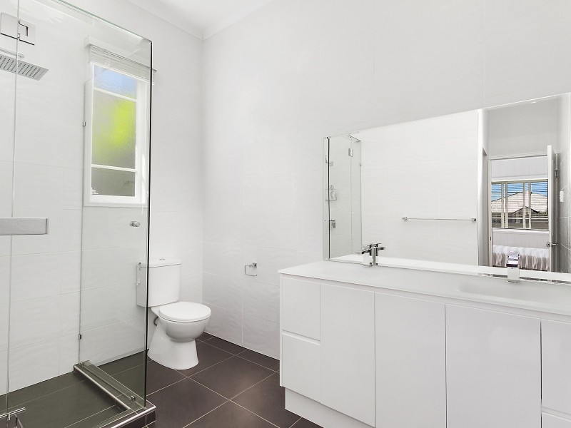 6 Halloran Street, Hermit Park QLD 4812