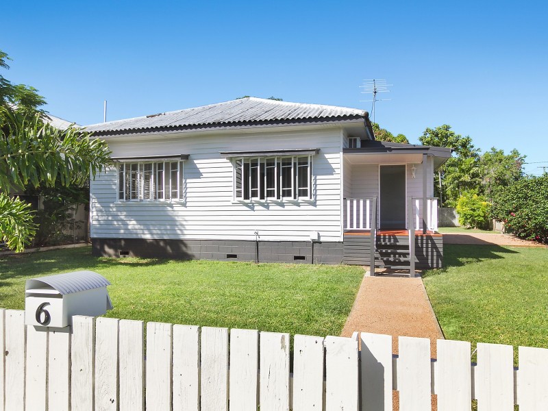 6 Halloran Street, Hermit Park QLD 4812