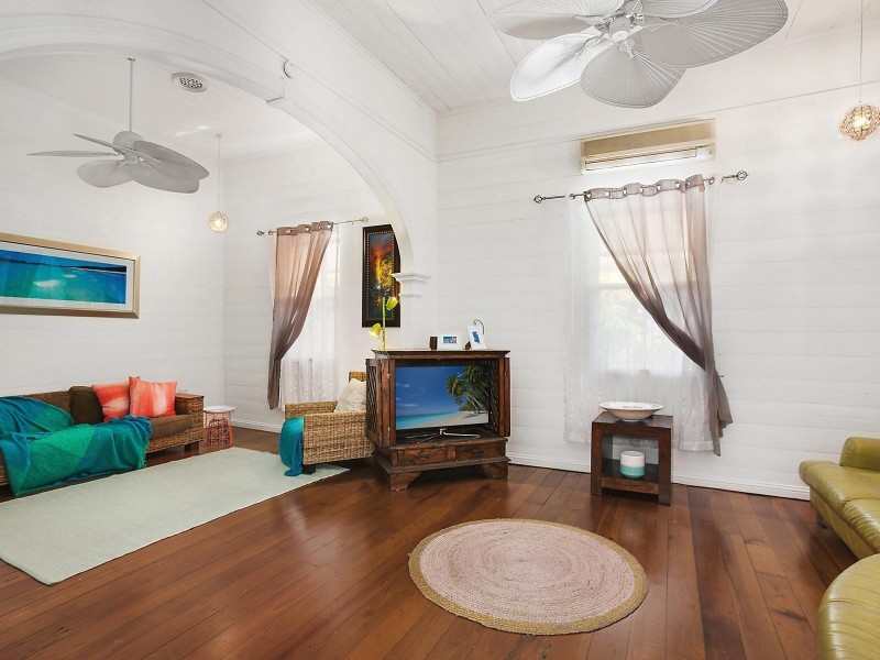 6 Garrick Street, West End QLD 4810