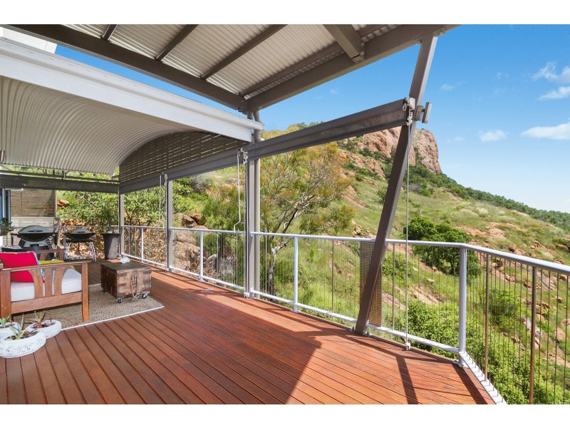 2/21 Hillside Crescent, Townsville City QLD 4810