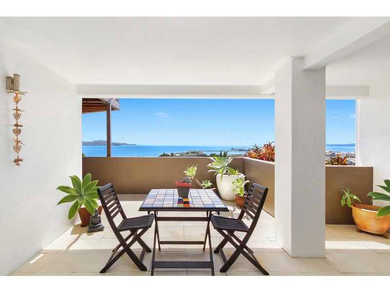 2/21 Hillside Crescent, Townsville City QLD 4810