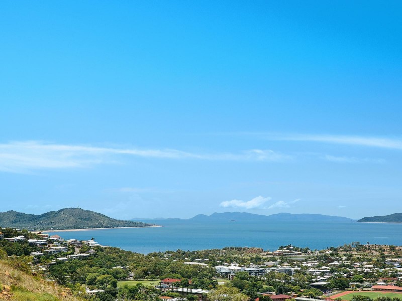 2/21 Hillside Crescent, Townsville City QLD 4810