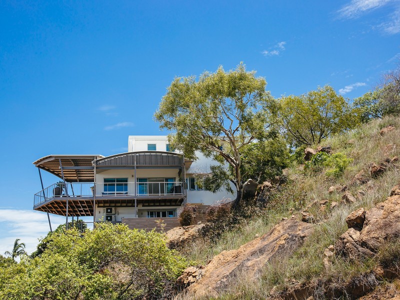 2/21 Hillside Crescent, Townsville City QLD 4810