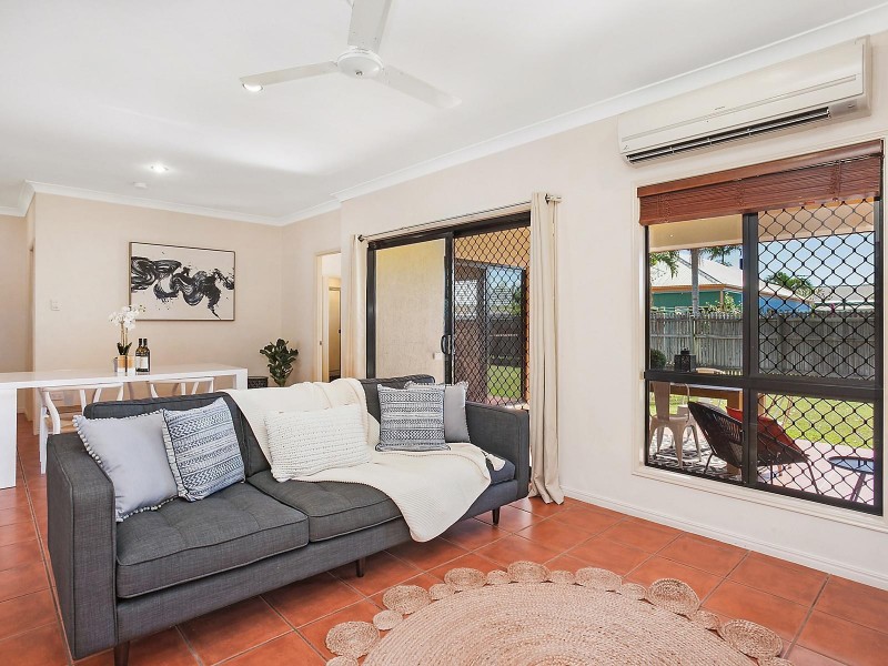 27 Woodlake Avenue, Kirwan QLD 4817