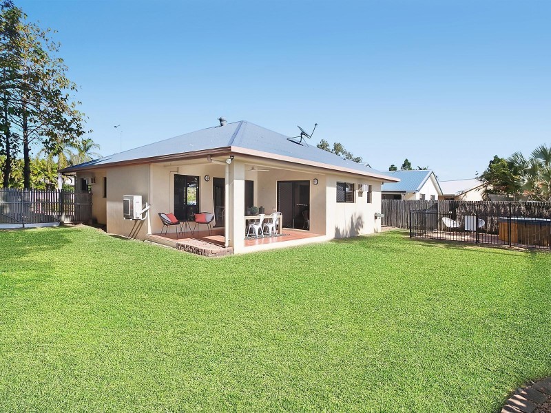 27 Woodlake Avenue, Kirwan QLD 4817