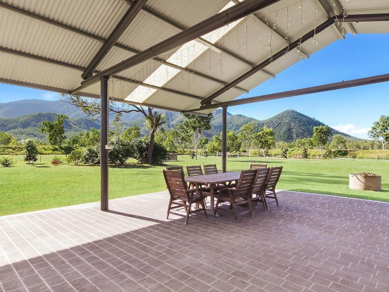 242 Mountview Drive, Toonpan QLD 4816