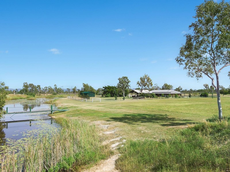 242 Mountview Drive, Toonpan QLD 4816